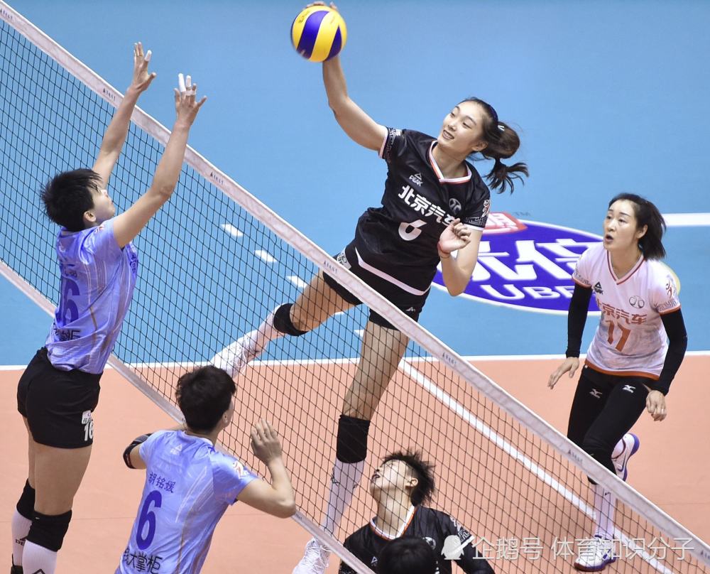 锦标赛巅峰对决！齐鲁烈马队爆冷燕赵风暴队，排球赛场再起波澜；赛后更衣室沸腾(河北男排锦标赛首次夺冠视频完整)