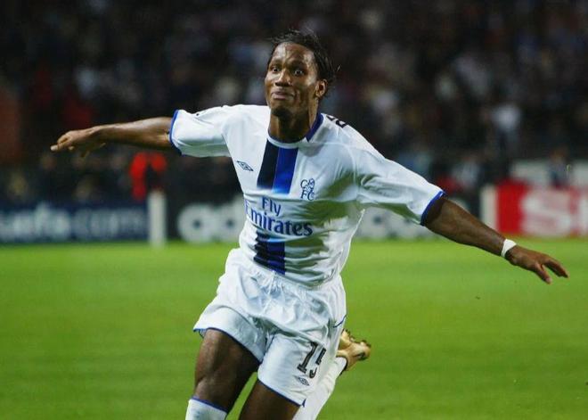 德罗巴在拜仁比赛中领先优势明显,刷新纪录引发热议!引发球迷热议 德罗巴在拜仁比赛中领先优势明显,刷新纪录引发热议!引发球迷热议