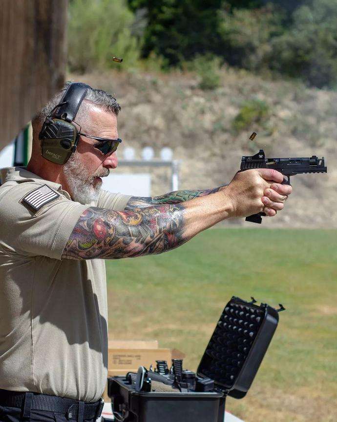 关于清晨体能课后,印第安纳步行者主帅复盘备战国王杯,赛场秩序良好,高层口径保持一致的信息 关于清晨体能课后,印第安纳步行者主帅复盘备战国王杯,赛场秩序良好,高层口径保持一致的信息