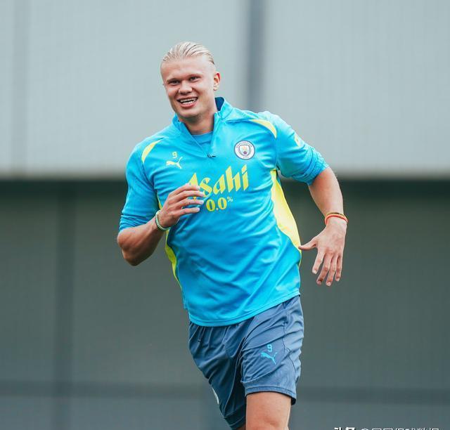  国际比赛日曼联备战社区盾，主帅复盘细节曝光，引发热议，心理建设被强调