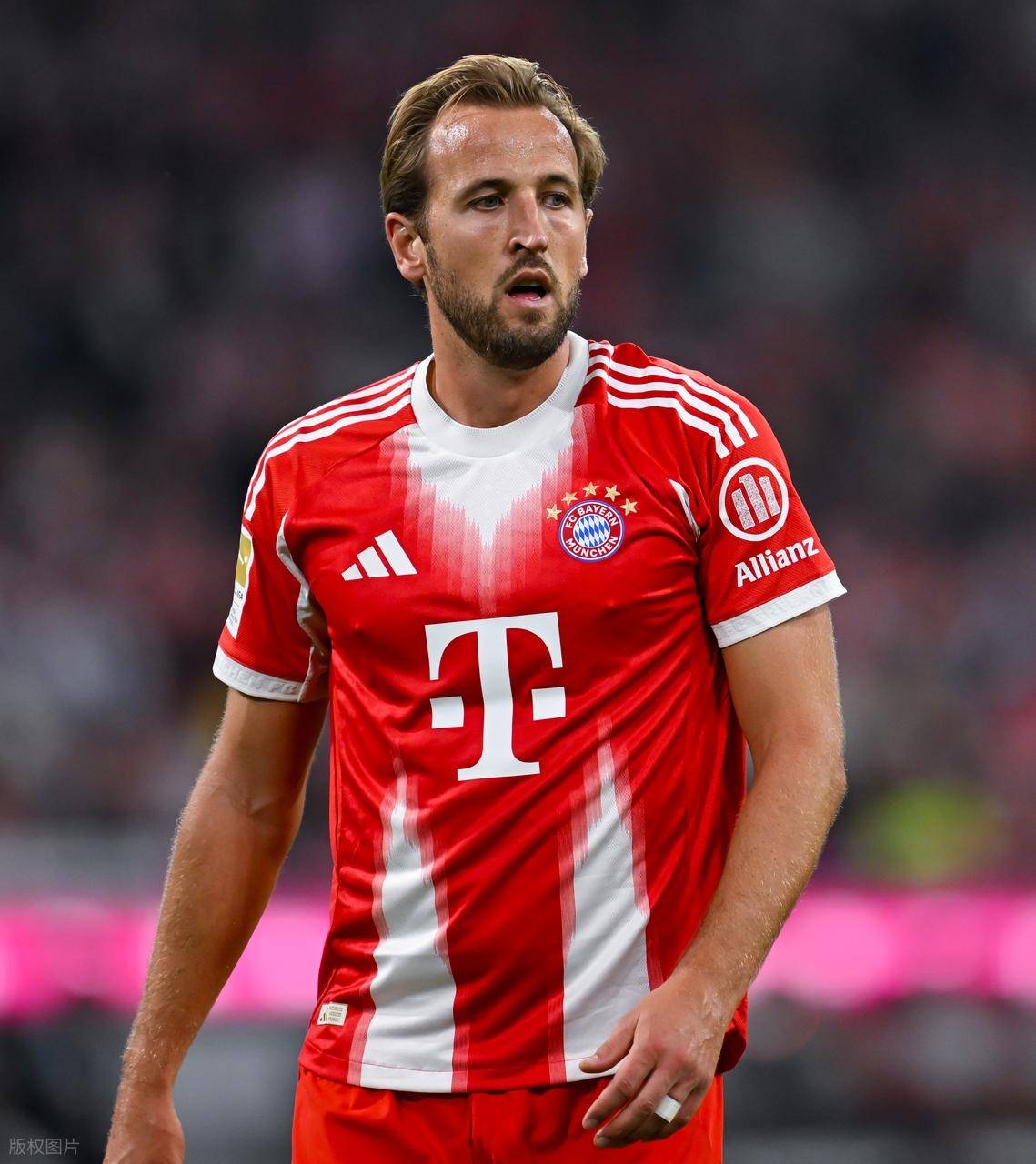 爱游戏体育-包含凯恩回归赛场，大胜首场状态亮眼，巴塞罗那观众沸腾！的词条