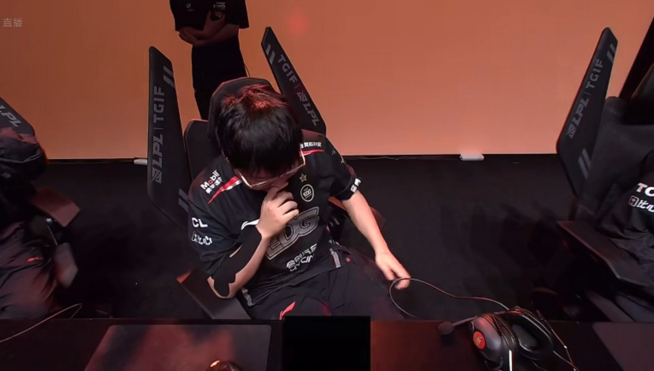 爱游戏-Uzi迎来五赛季高光表现，G2球迷沸腾！的简单介绍